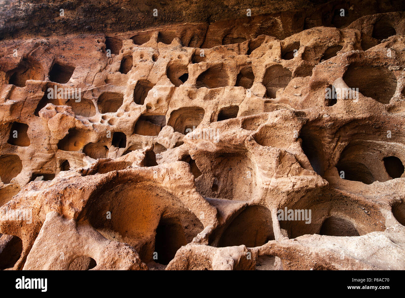Grotte di aborigeni in Gran Canaria Isole Canarie Spagna. Abstract background. Cenobio de Valeron. Foto Stock