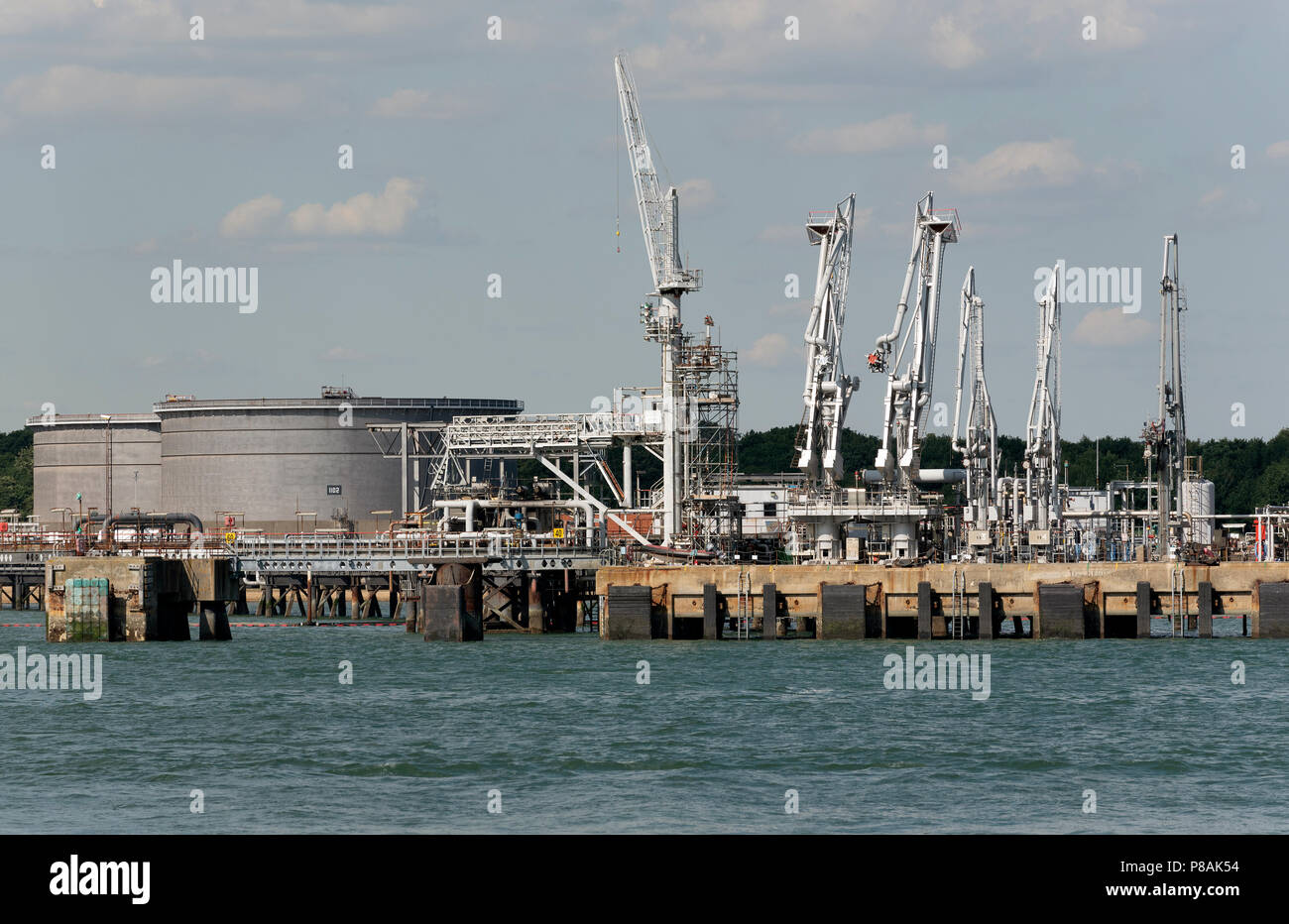 BP terminale di olio su acqua di Southampton a Hamble, Hampshire, Inghilterra, Regno Unito 2018 Foto Stock