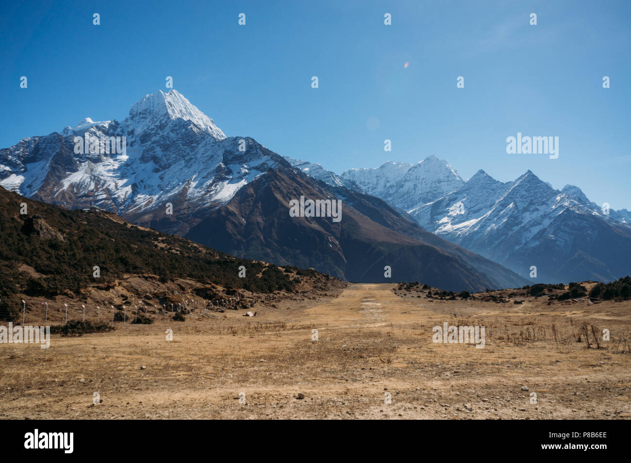 Incredibili montagne innevate paesaggio, Nepal, Sagarmatha, Novembre 2014 Foto Stock