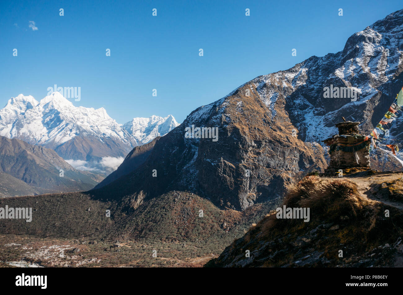 Incredibili montagne innevate paesaggio, Nepal, Sagarmatha, Novembre 2014 Foto Stock