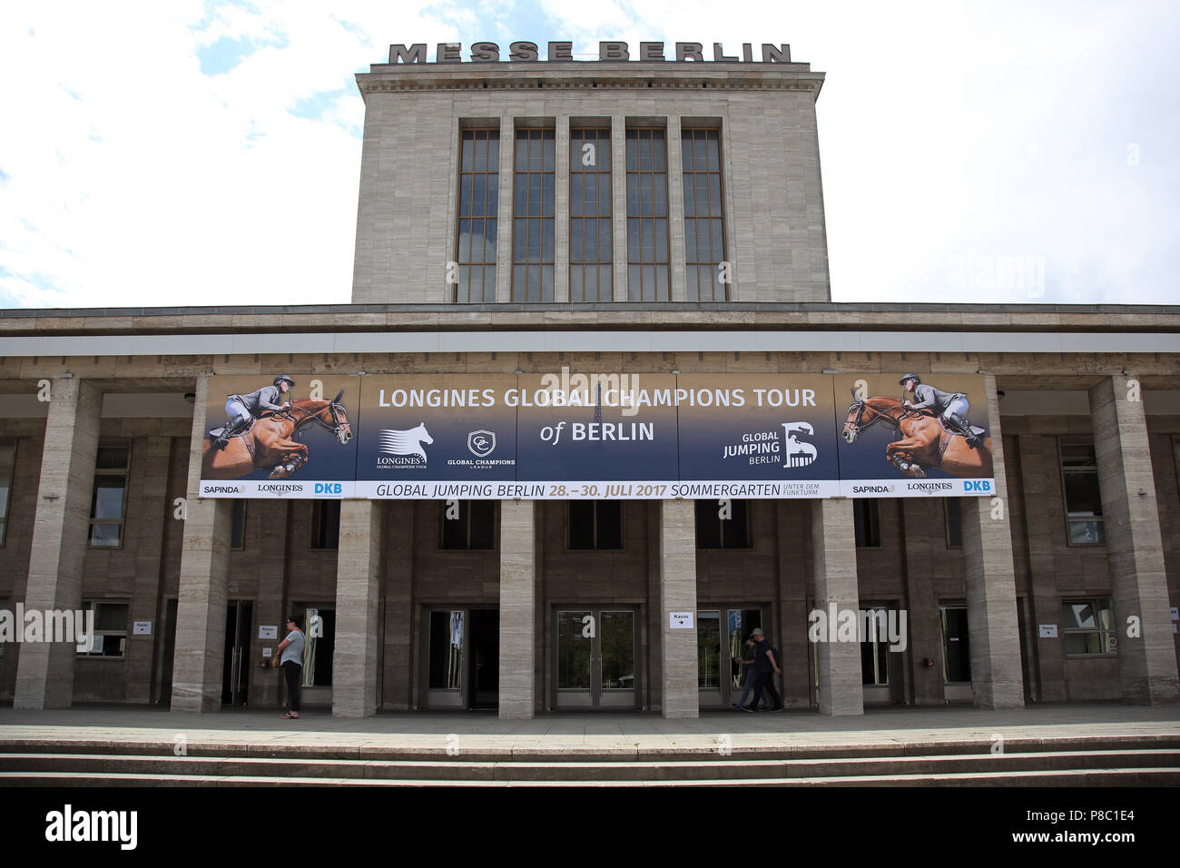 Berlino, zona di ingresso al Global Jumping Berlin 2017 Foto Stock