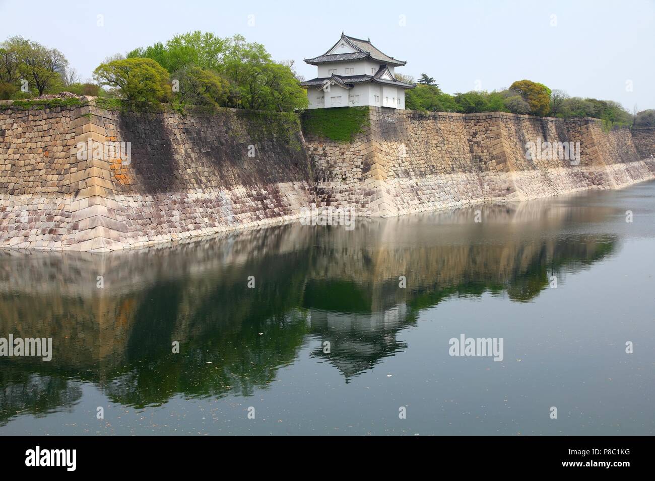 Il Castello di Osaka fossato e torretta. Punto di riferimento del Giappone. Foto Stock