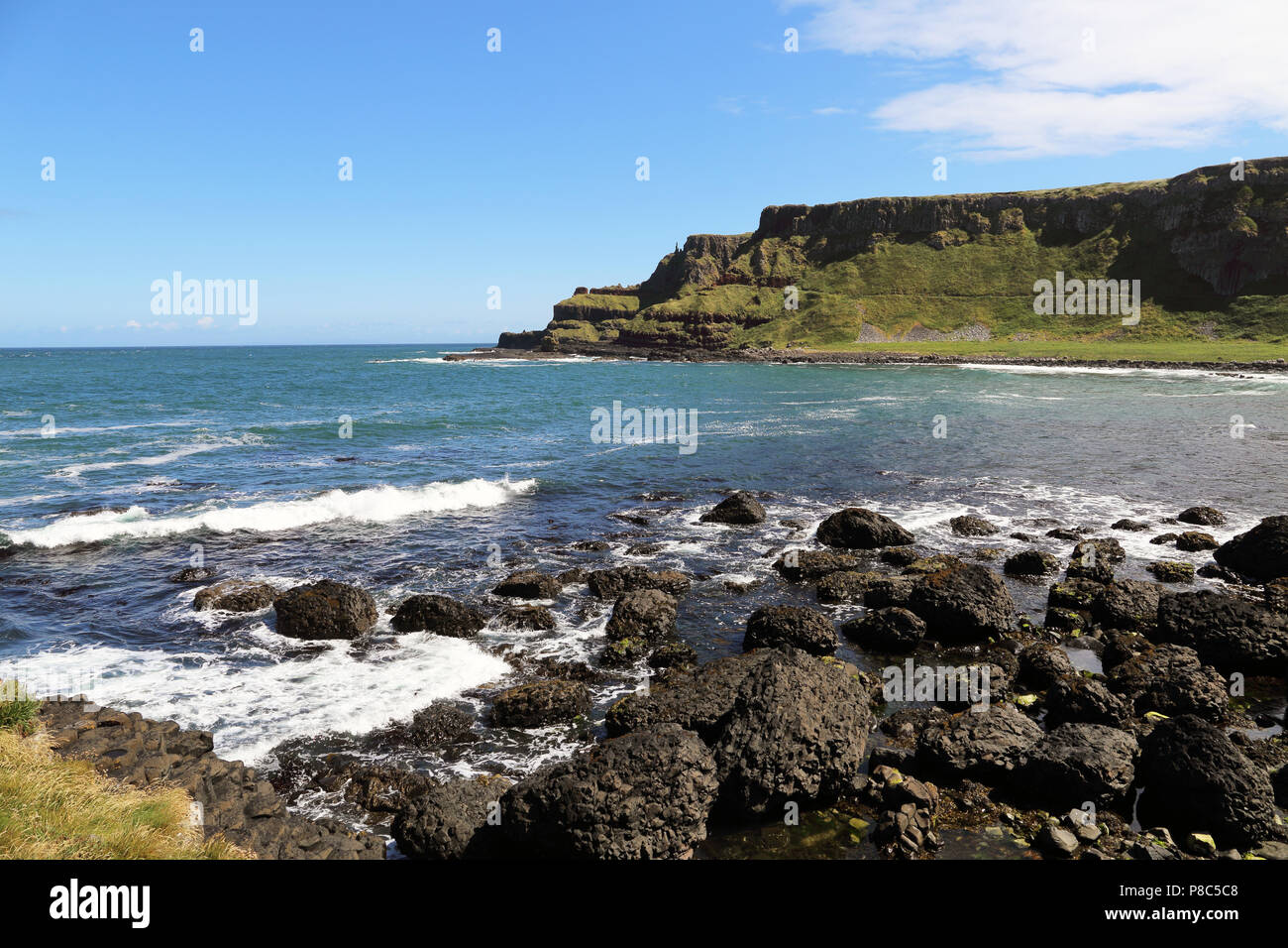 Il Selciato del gigante è un area di circa 40.000 ad incastro le colonne di basalto, il risultato di una antica origine vulcanica eruzione fissurale. Esso si trova in Coun Foto Stock