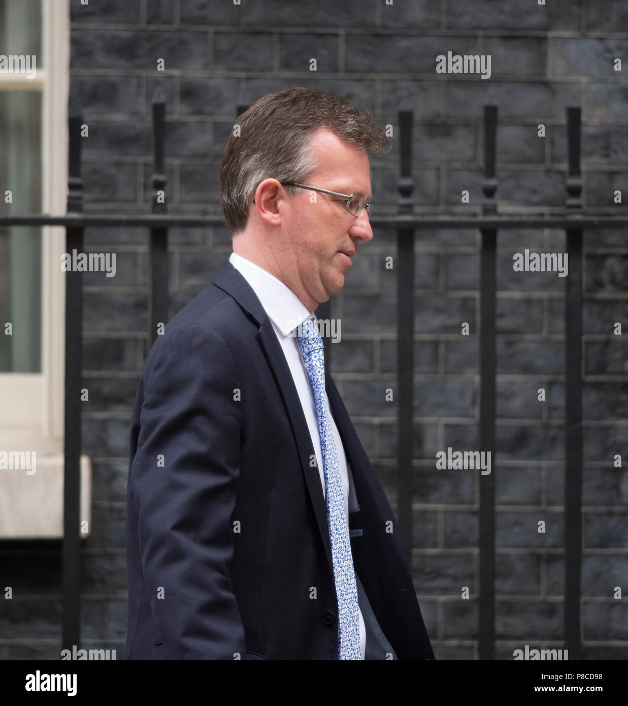 A Downing Street, Londra, Regno Unito. Il 10 luglio 2018. Jeremy Wright, appena nominato segretario di Stato per la cultura dei mezzi di comunicazione e dello Sport in rimpasto lascia Downing Street dopo settimanale di riunione del gabinetto. Credito: Malcolm Park/Alamy Live News. Foto Stock