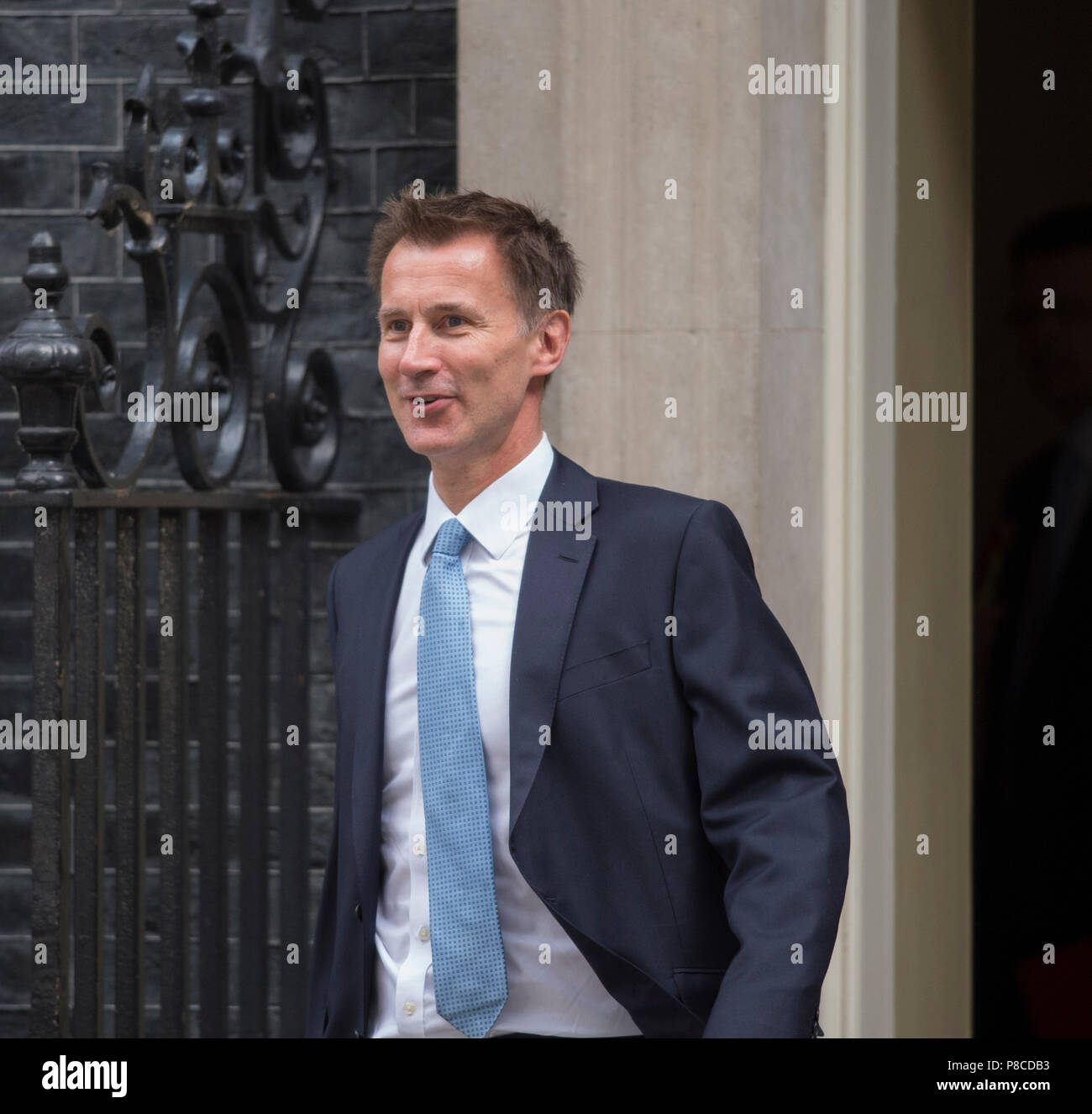 A Downing Street, Londra, Regno Unito. Il 10 luglio 2018. Jeremy Hunt, appena nominato segretario di Stato per gli Affari Esteri e del Commonwealth lascia Downing Street dopo la riunione del gabinetto dopo la partenza del Segretario Brexit David Davis e il precedente Segretario di Stato per gli affari esteri Boris Johnson. Credito: Malcolm Park/Alamy Live News. Foto Stock