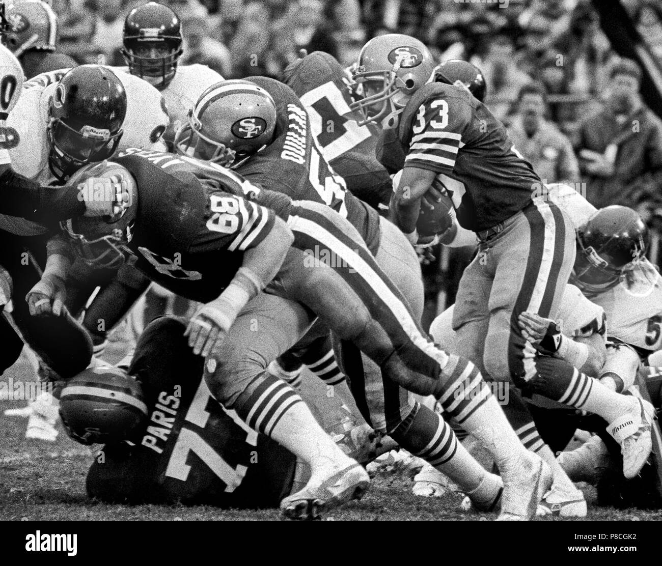 San Francisco, California, Stati Uniti d'America. Il 6 gennaio, 1985. San Francisco 49ers vs. Chicago Bears al Candlestick Park domenica 6 gennaio 1985. 49ers battere orsi conferenza 23-0 campionato. San Francisco 49ers running back Roger Craig Credito: Al di Golub/ZUMA filo/Alamy Live News Foto Stock