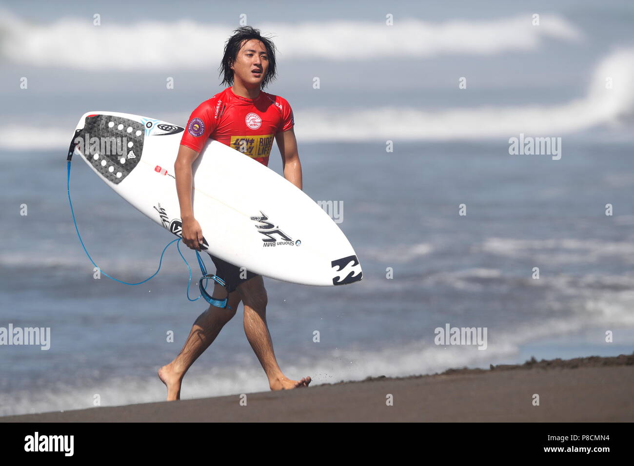 Kaigan Kugenuma, Kanagawa, Giappone. 10 Luglio, 2018. Takumi Nakamura (JPN), 10 luglio 2018 - Surf : Mondo Surf League (WSL), Murasaki Shonan Open 2018 Kaigan Kugenuma, Kanagawa, Giappone. Credito: Sho Tamura AFLO/sport/Alamy Live News Foto Stock