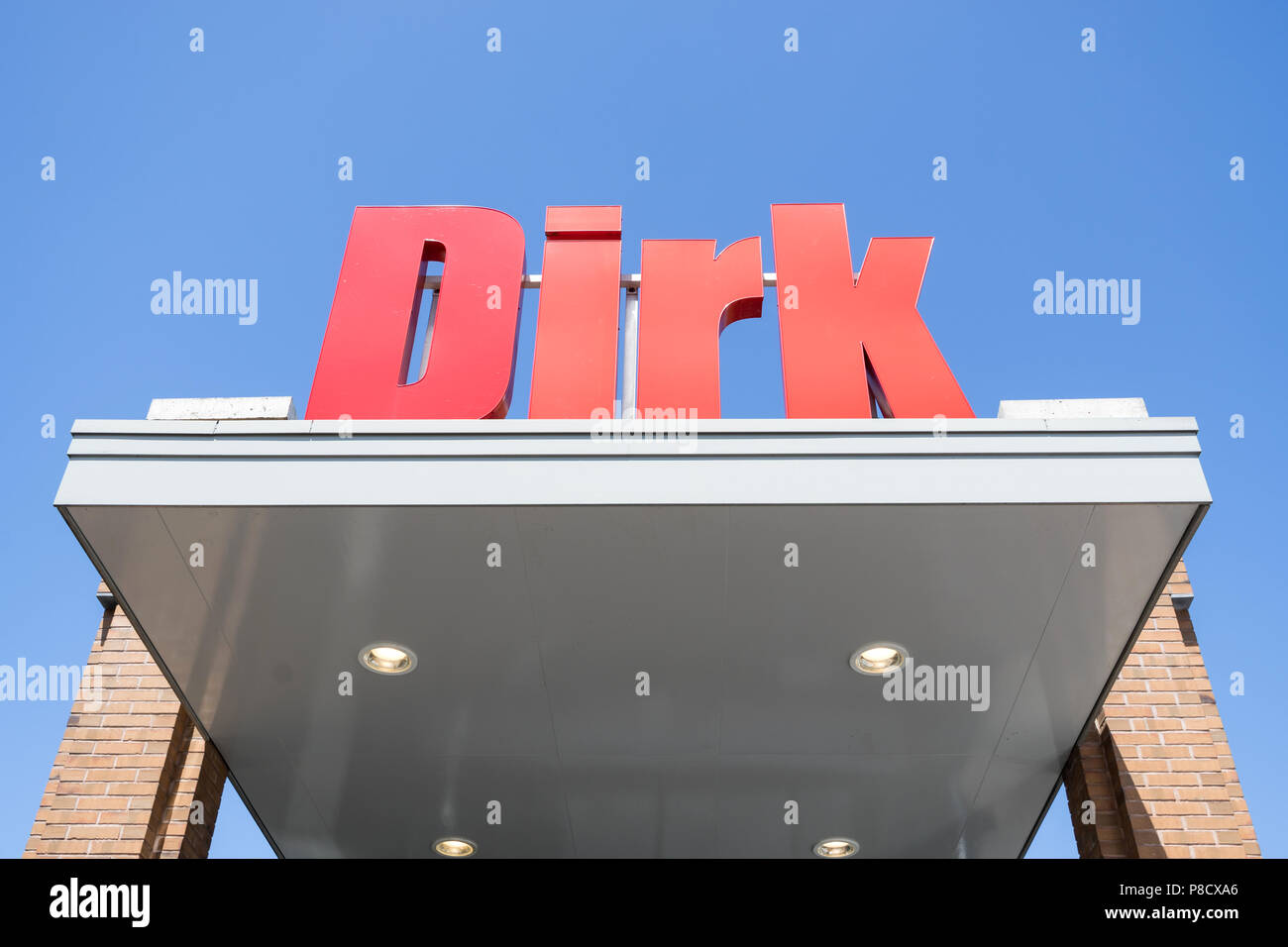 Dirk segno alla filiale. Dirk van den Broek è un olandese società di vendita al dettaglio e un membro di Superunie, un olandese organizzazione di acquisto per i supermercati. Foto Stock