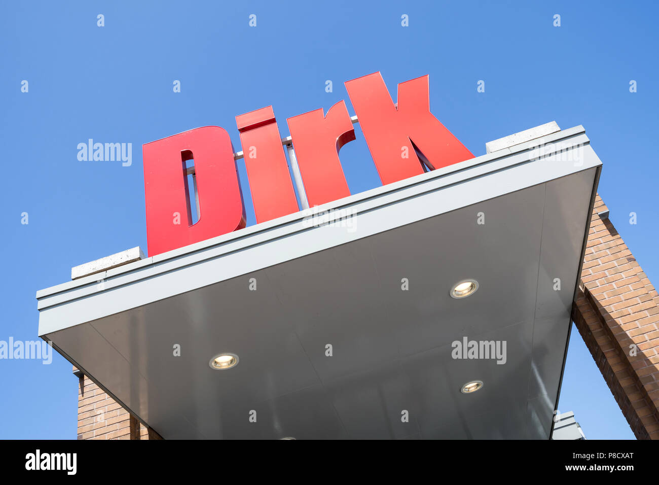 Dirk segno alla filiale. Dirk van den Broek è un olandese società di vendita al dettaglio e un membro di Superunie, un olandese organizzazione di acquisto per i supermercati. Foto Stock