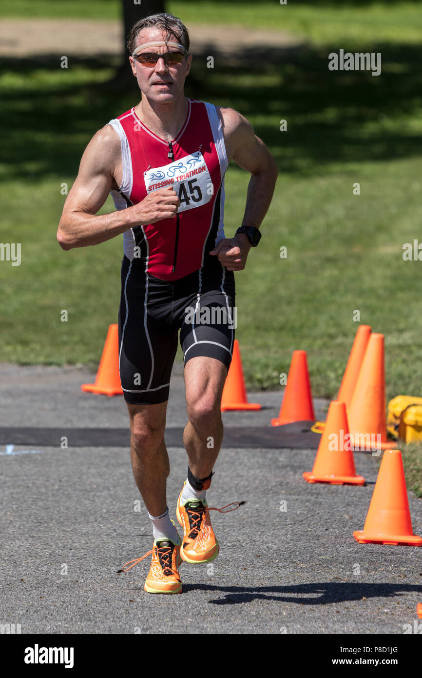 David Nadel competiting nel segmento di esecuzione nel 2018 Stissing Triathlon Foto Stock