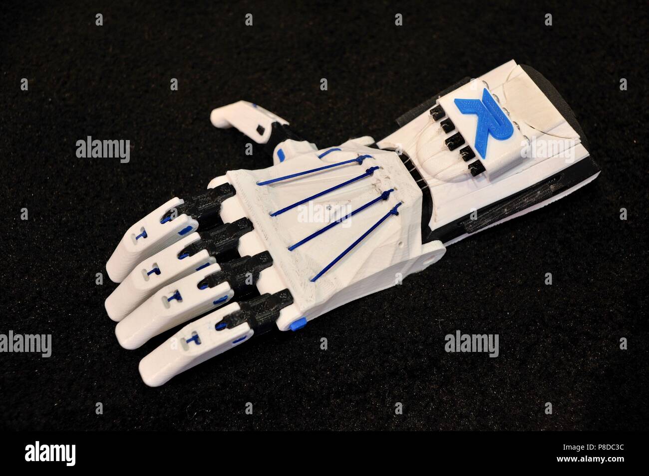 3-D protesico stampata prodotta a mano e sul display al CES (Consumer Electronics Show) da Robo 3D presentano booth, Las Vegas, Nevada, STATI UNITI D'AMERICA Foto Stock