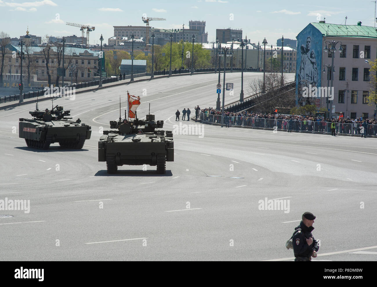 Mosca, Russia - Maggio 07, 2017 Personale blindato BTR-MD 'Rakushka' durante le prove della parata militare per la Giornata della vittoria a Mosca. Foto Stock