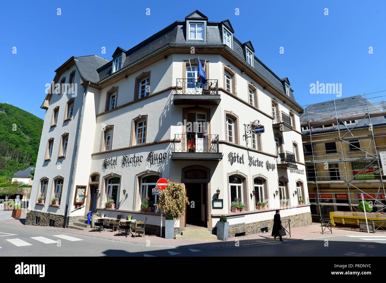 L'hotel Victor Hugo nel centro del piccolo villaggio Vianden (Lussemburgo), il 09 maggio 2018. | Utilizzo di tutto il mondo Foto Stock