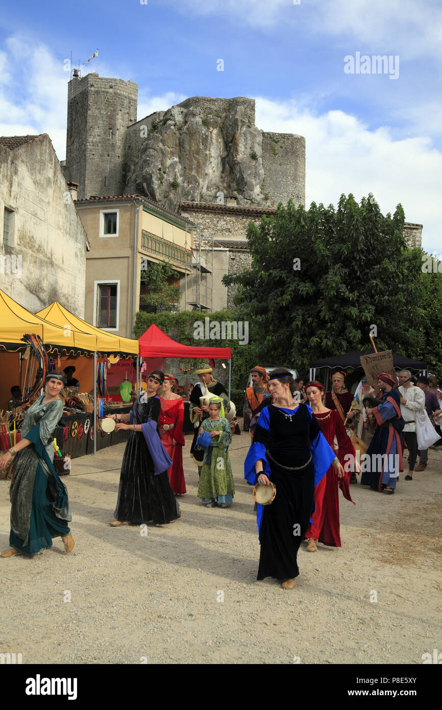 Festa medievale in Laroque villaggio nei pressi del Gange, Occitanie Francia Foto Stock