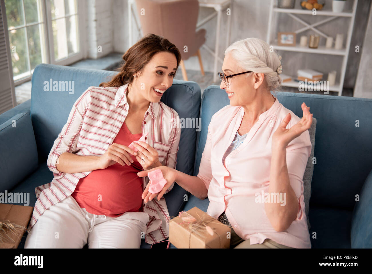 Futura nonna immagini e fotografie stock ad alta risoluzione - Alamy