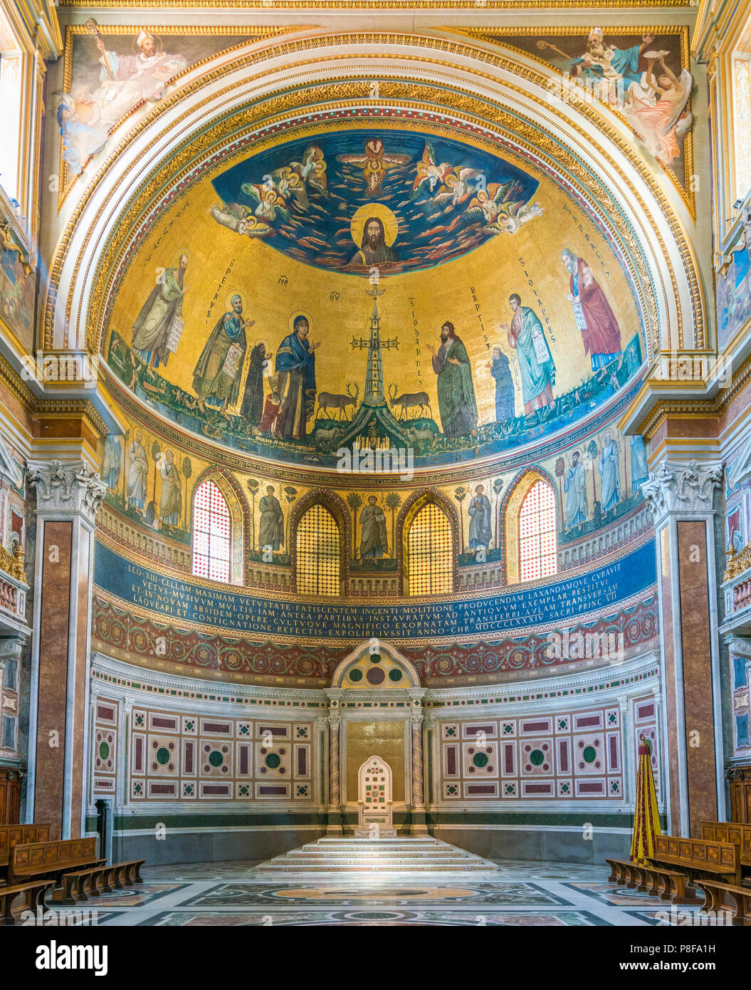 L'abside della Basilica di San Giovanni in Laterano a Roma. Foto Stock