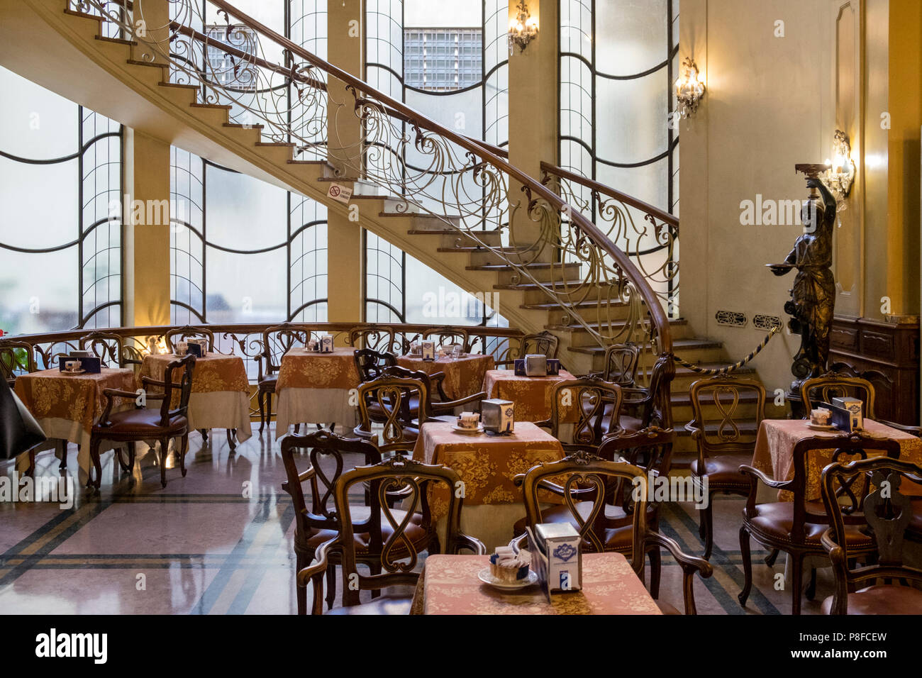 Interni dello storico Caffè Torino, Piazza San Carlo, Torino, Italia Foto Stock