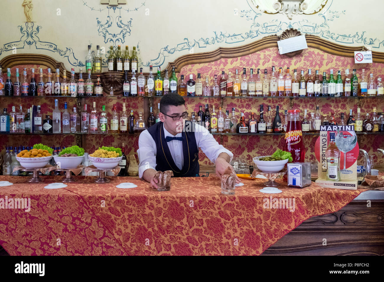 Interni dello storico Caffè Torino, Piazza San Carlo, Torino, Italia Foto Stock