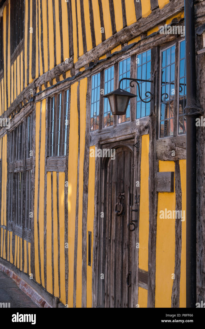 La struttura di legno edificio a Lavenham una città nota per la sua Chiesa del quattordicesimo secolo e mezzo in legno case medievali. Foto Stock