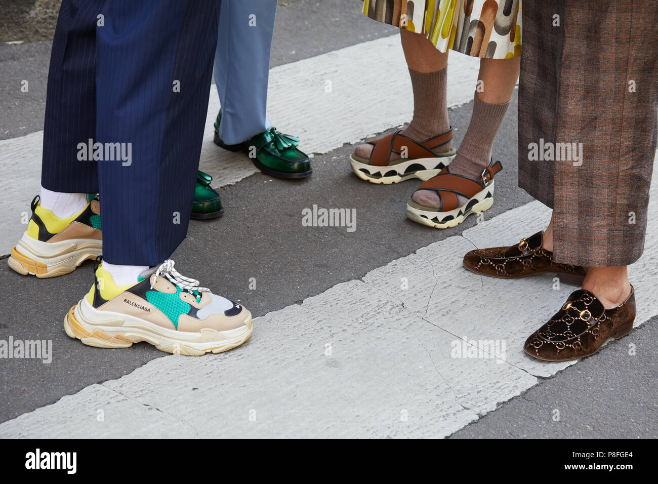 Milano - 16 giugno: persone con Balenciaga, Gucci e la moda scarpe prima  Marni fashion show, la Settimana della Moda Milanese street style il 16  giugno 2018 a Milano Foto stock - Alamy