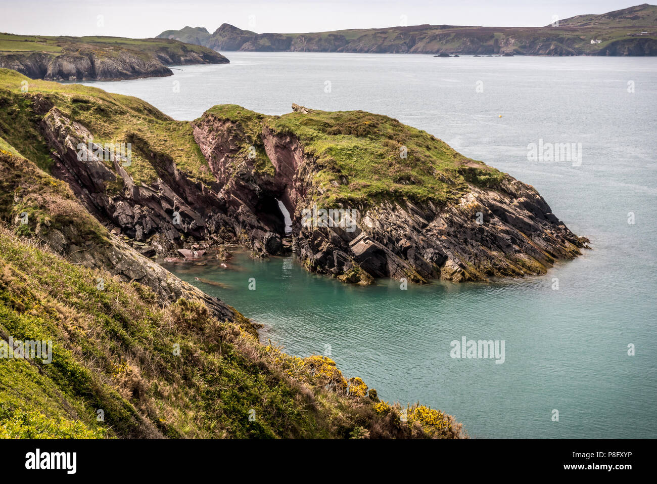 San Giustiniano, Porthstinian Bay e Ramsey Island. Foto Stock