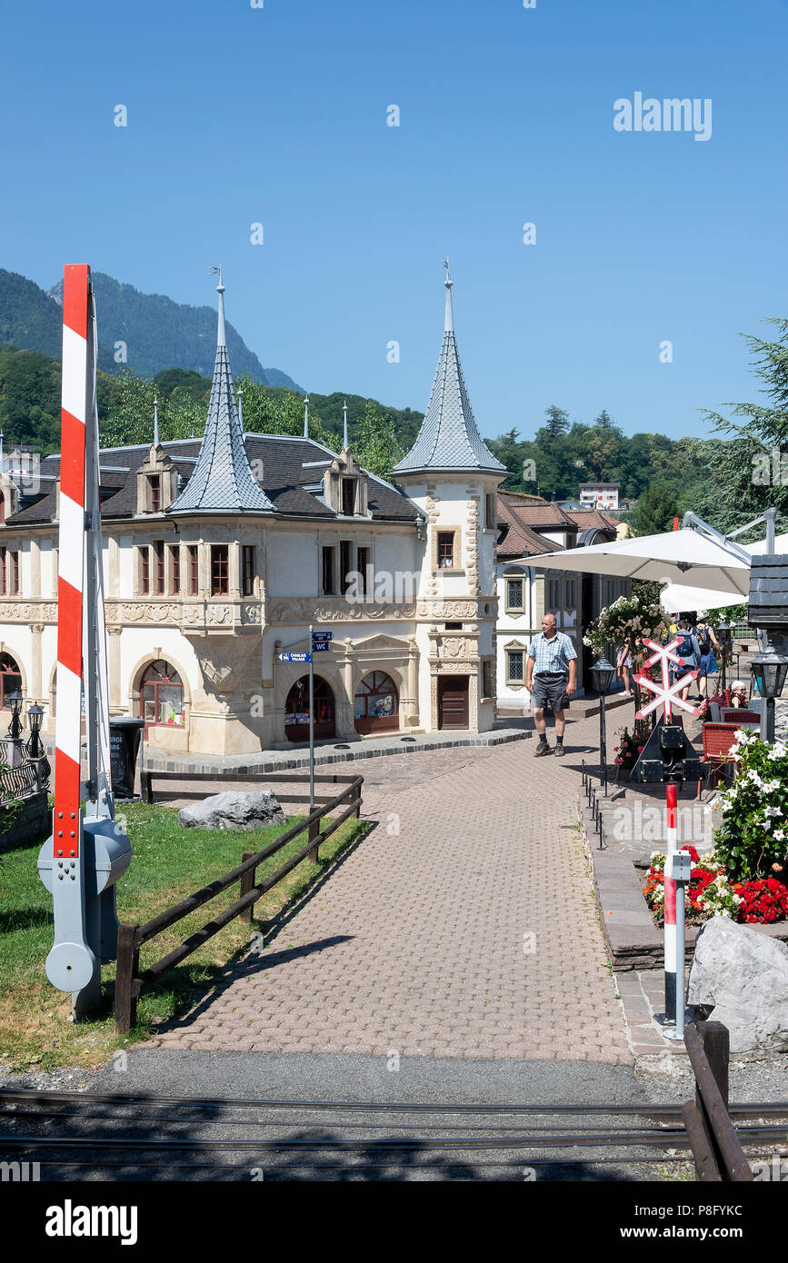 Il bellissimo negozio di souvenir in miniatura Halles de Neuchatel presso il Parco Svizzero Vapeur sul Lago di Ginevra le Bouveret Svizzera Foto Stock
