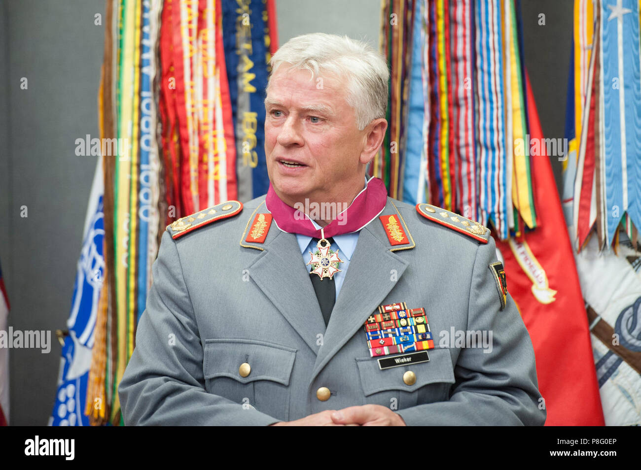 Esercito Tedesco gen. Volker Wieker - legione di merito 2015. Foto Stock