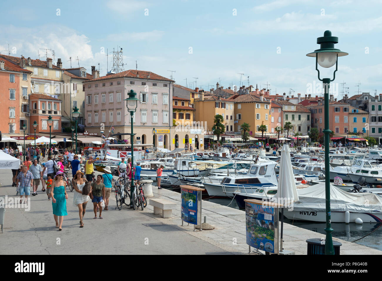 Città vecchia e il porto, Rovigno, Istria, Croazia Foto Stock