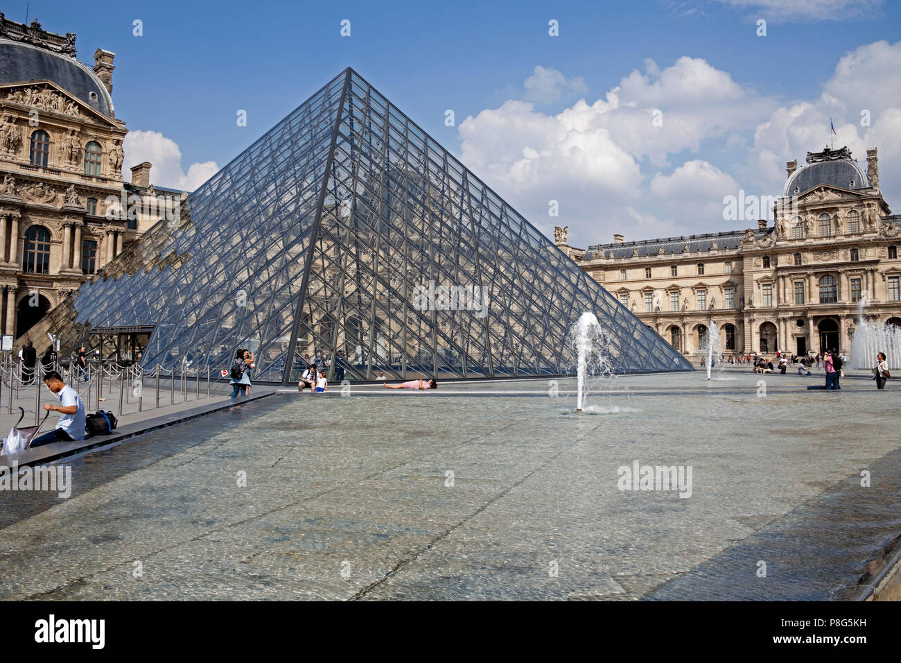 Palazzo del Louvre, Parigi, in Europa Foto Stock