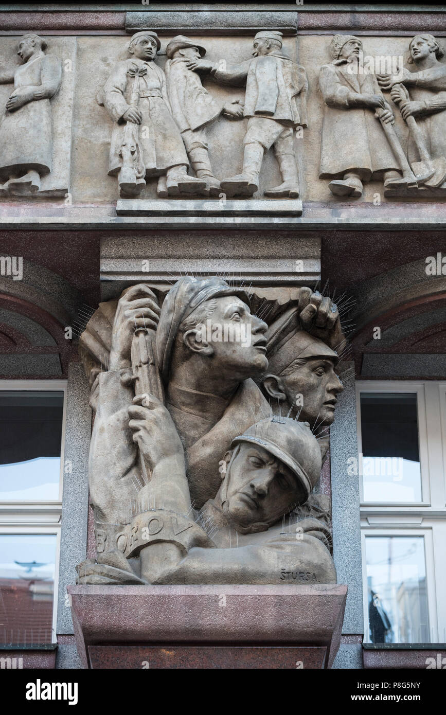 Praga. Repubblica ceca. La Banca delle legioni (Legionářská banka, o Legiobanka), Na Poříčí 1046/24, Rondo cubista edificio progettato da Josef Gočár, Foto Stock