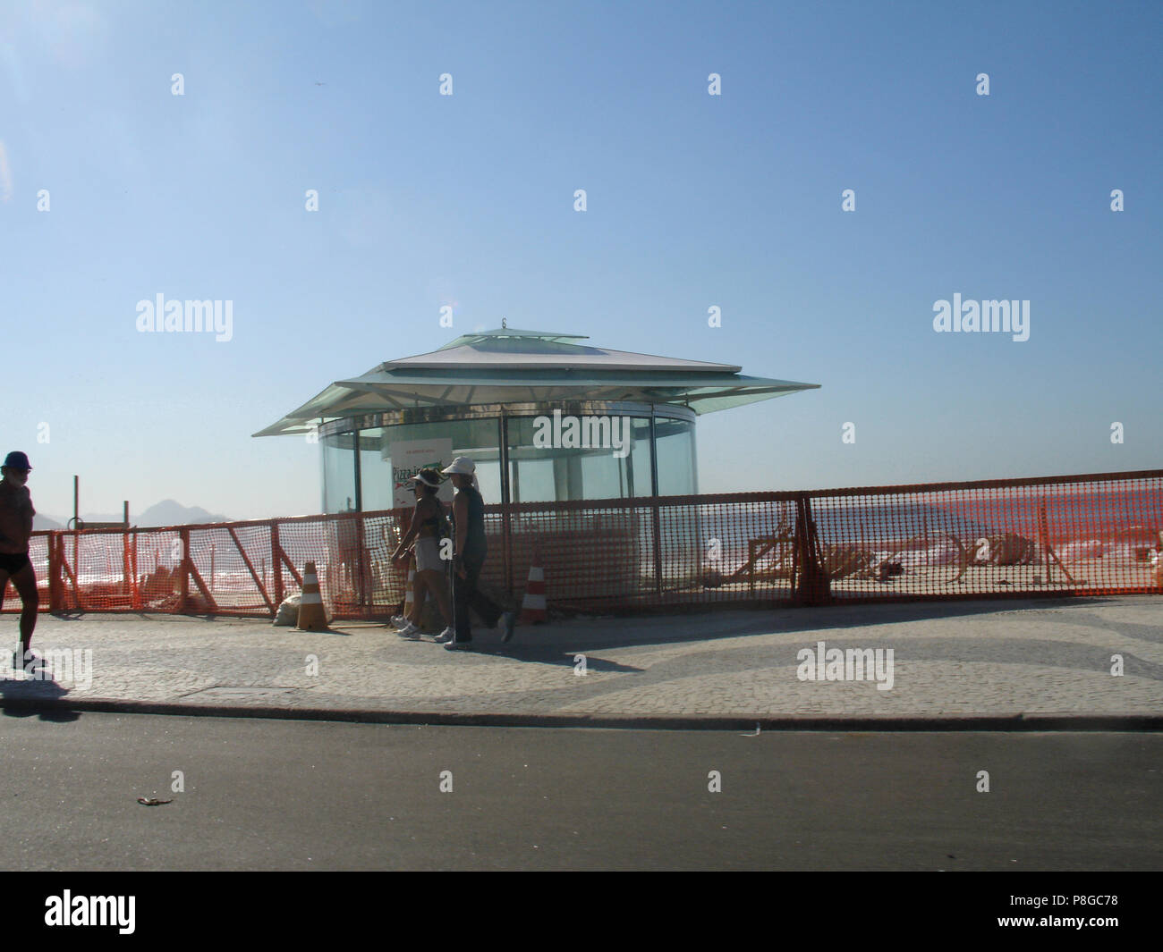 Sulla spiaggia di Copacabana, Rio de Janeiro, RJ, Brasile Foto Stock