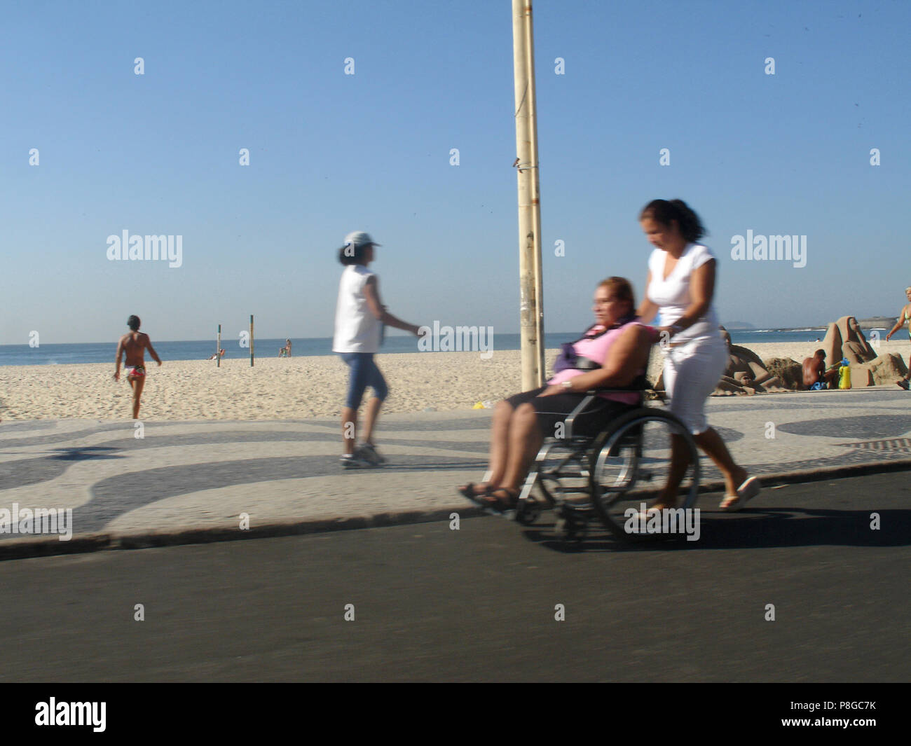 Sulla spiaggia di Copacabana, Rio de Janeiro, RJ, Brasile Foto Stock
