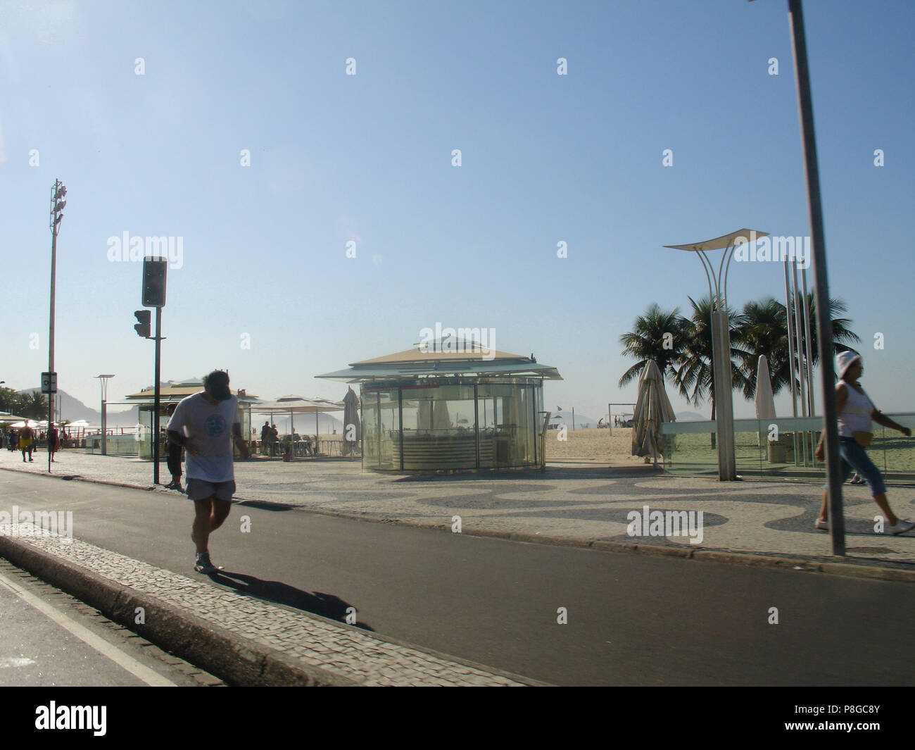 Sulla spiaggia di Copacabana, Rio de Janeiro, RJ, Brasile Foto Stock