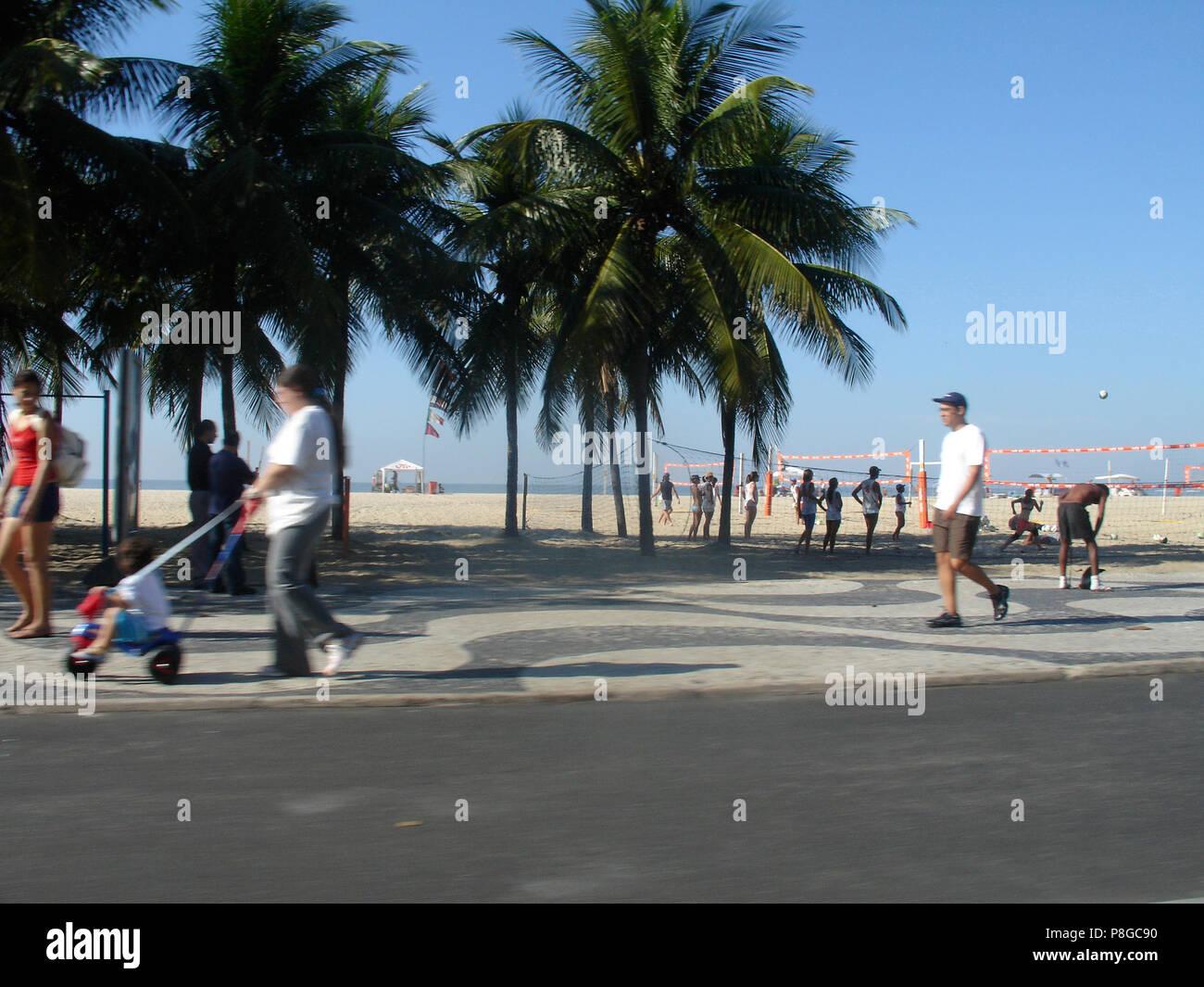 Sulla spiaggia di Copacabana, Rio de Janeiro, RJ, Brasile Foto Stock
