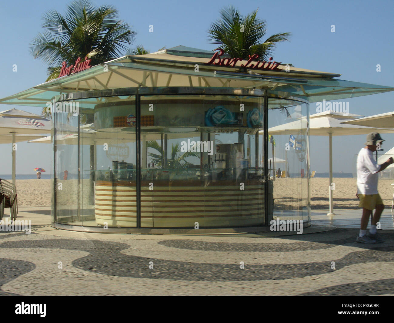 Sulla spiaggia di Copacabana, Rio de Janeiro, RJ, Brasile Foto Stock