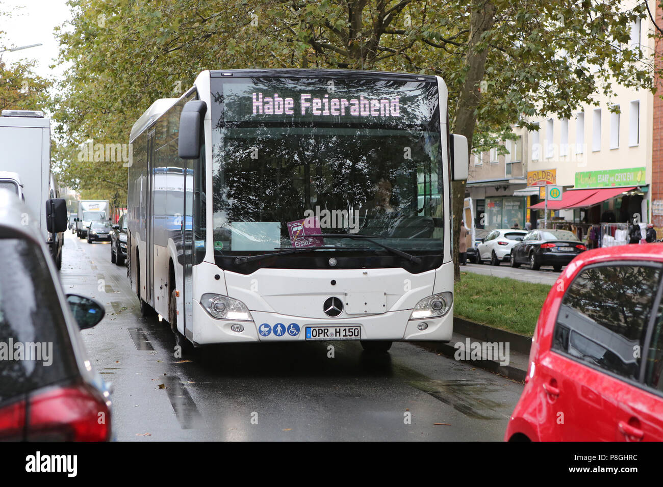 Berlino, Germania, bus driver è ora di chiusura Foto Stock