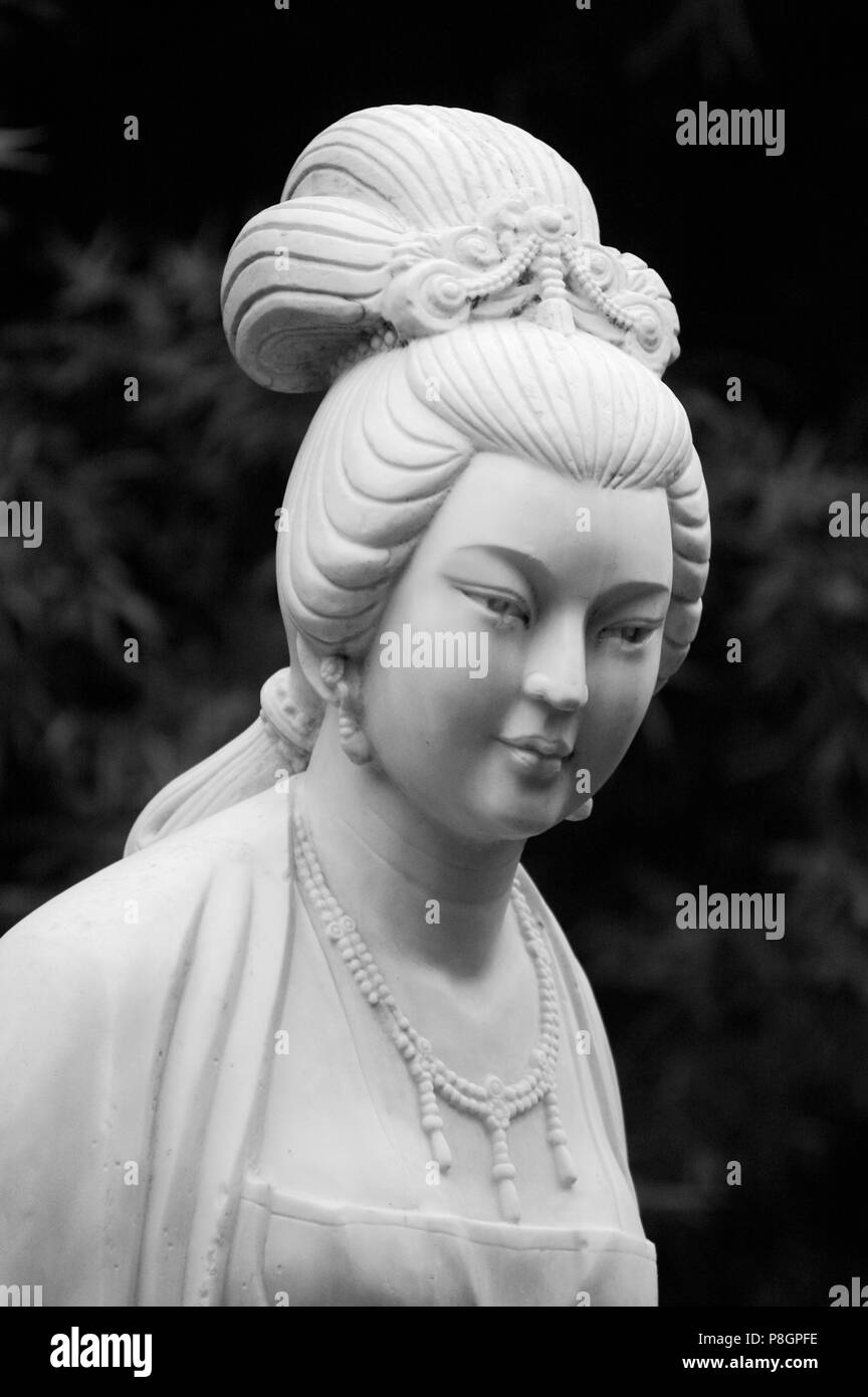 Statua in marmo della dinastia Tang poeta Xue Tao nel fiume visualizzazione Pavilion Park - Provincia di Sichuan, Chengdu Cina Foto Stock