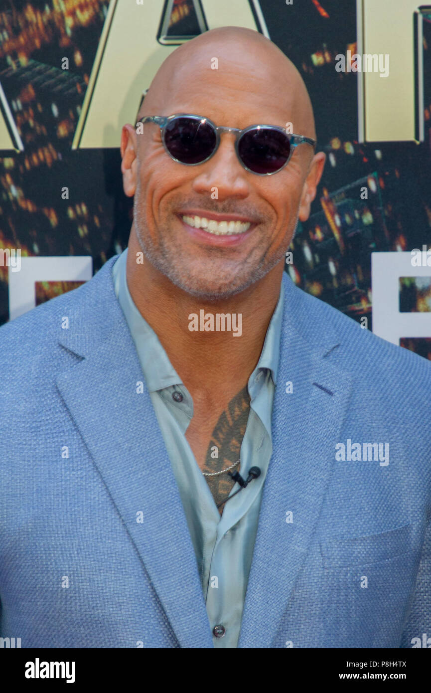 New York, Stati Uniti d'America. 10 Luglio, 2018. Attore Dwayne Johnson partecipa al New York premiere "grattacielo" il 10 luglio 2018. Credito: Jeremy Burke/Alamy Live News Foto Stock