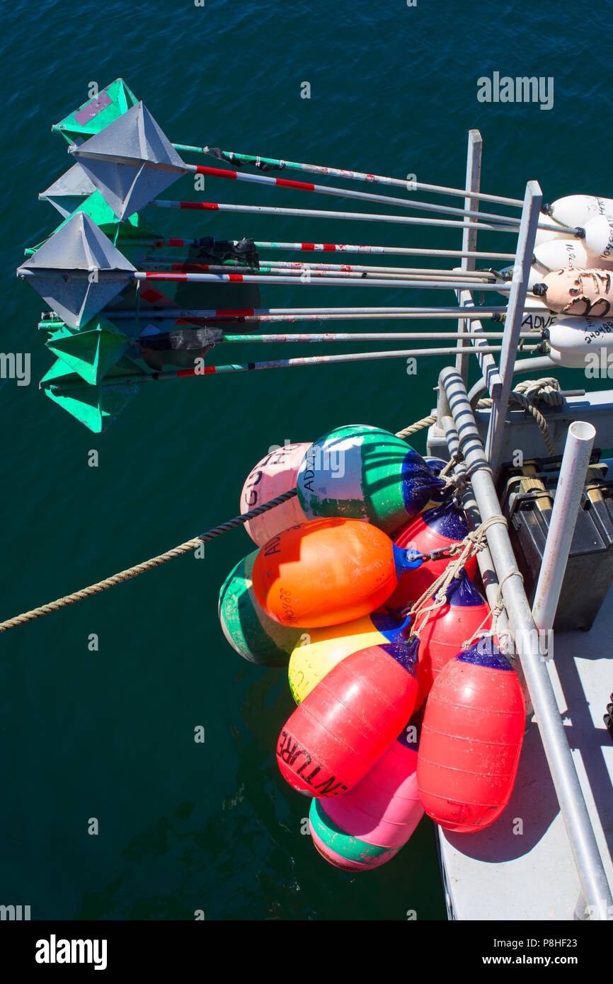 Attrezzi di pesca sulla poppa di un peschereccio da traino al molo di a Provincetown, Massachusetts, sul Cape Cod, STATI UNITI D'AMERICA Foto Stock