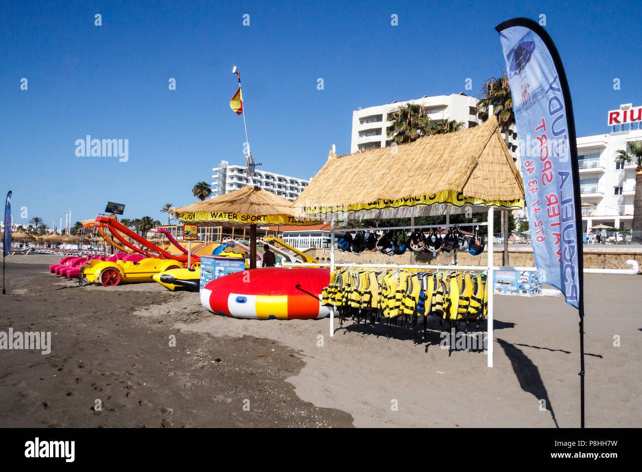 Benalmadena - 19/6/2018: sport acquatici area designata. Vi sono anche aree designate nuoto. Foto Stock