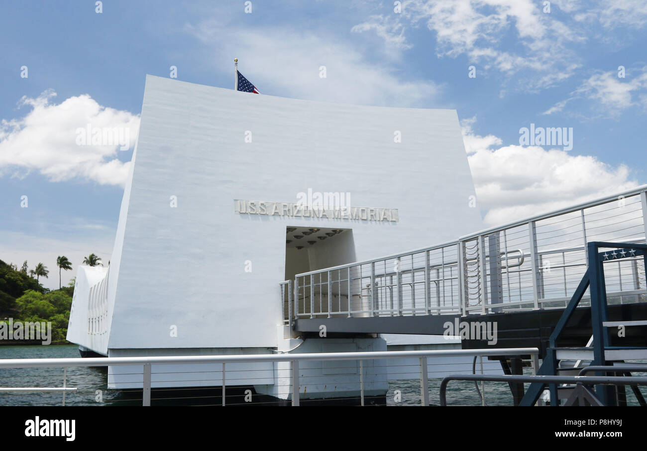 USS Arizona Memorial, la II Guerra Mondiale Valor nel Pacifico monumento nazionale, Pearl Harbor, Honolulu Oahu Island, Hawaii, Stati Uniti d'America. Foto Stock