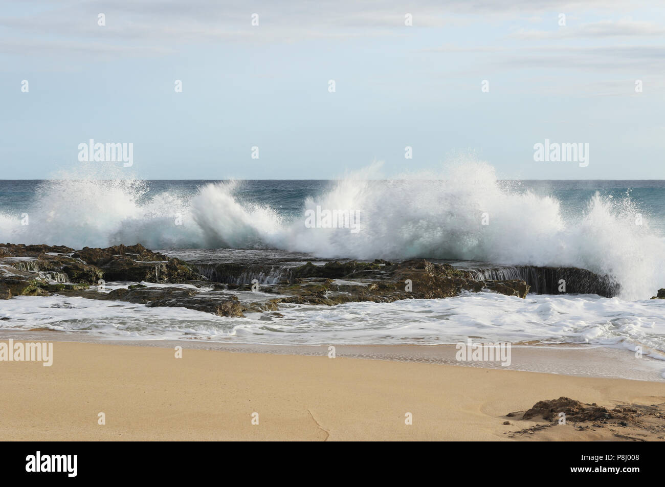 Spiaggia di scena a Keawaula Beach, a nord di Makaha. Keawaula Beach, Kaena Point State Park, Makaha, Oahu Island, Hawaii, Stati Uniti d'America. Foto Stock