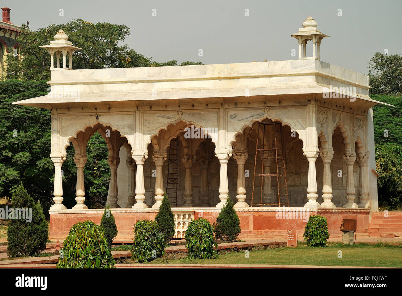 Sawan Bhadon Pavilion, Hayat Bakhsh Bagh, il complesso del Forte Rosso, New Delhi, India Foto Stock