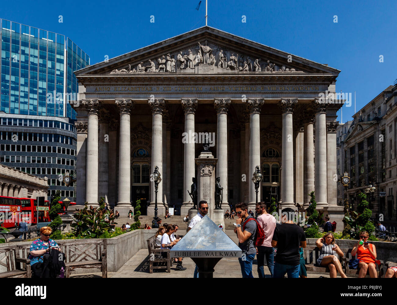 Il Royal Exchange Building, City of London, Londra, Inghilterra Foto Stock