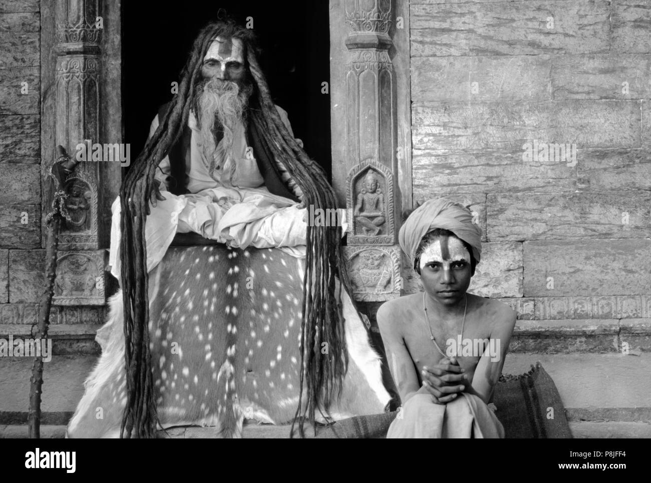 Un 84 enne VAISHNAVA SADHU, Vishnu seguenti Renunciate indù, non lo yoga a PASHUPATINATH Foto Stock