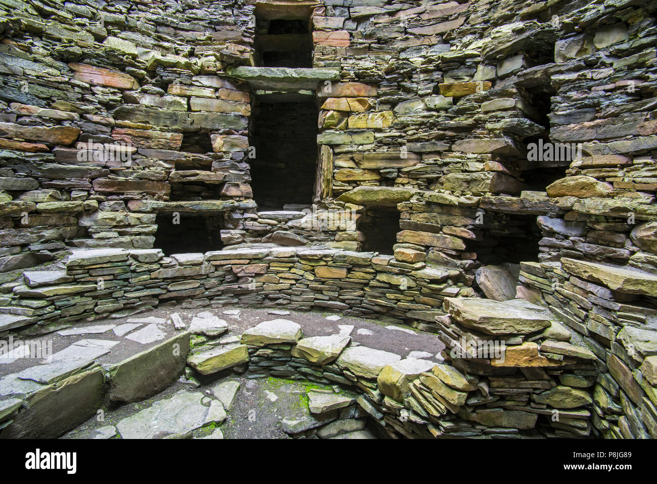 Interno della Mousa Broch, la più alta età del ferro broch e quella dell'Europa preistorici meglio conservati edifici, isole Shetland, Scotland, Regno Unito Foto Stock