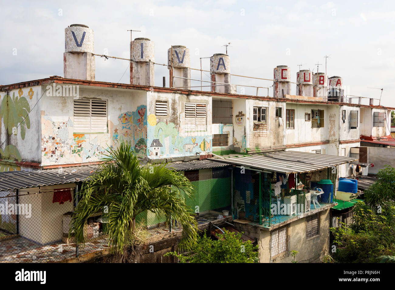 La stravagante arte ceramica di Jose Fuster nella piccola cittadina di Jaimanitas, nella periferia di La Habana, Cuba Foto Stock