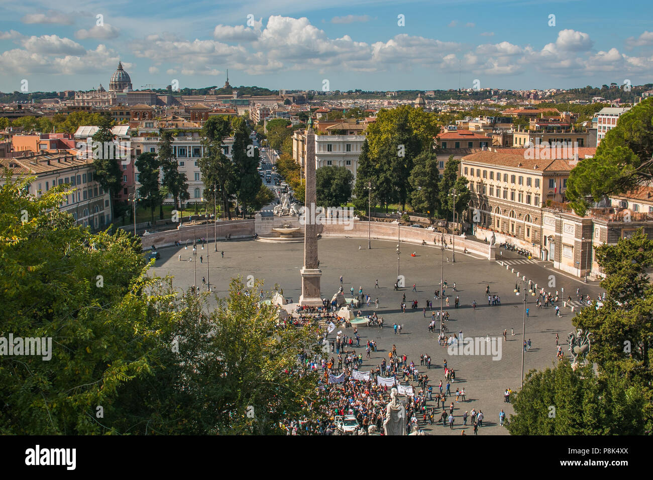 Roma, Italia - 10 ottobre 2017: veduta aerea di Piazza del Popolo a Roma, Italia Foto Stock
