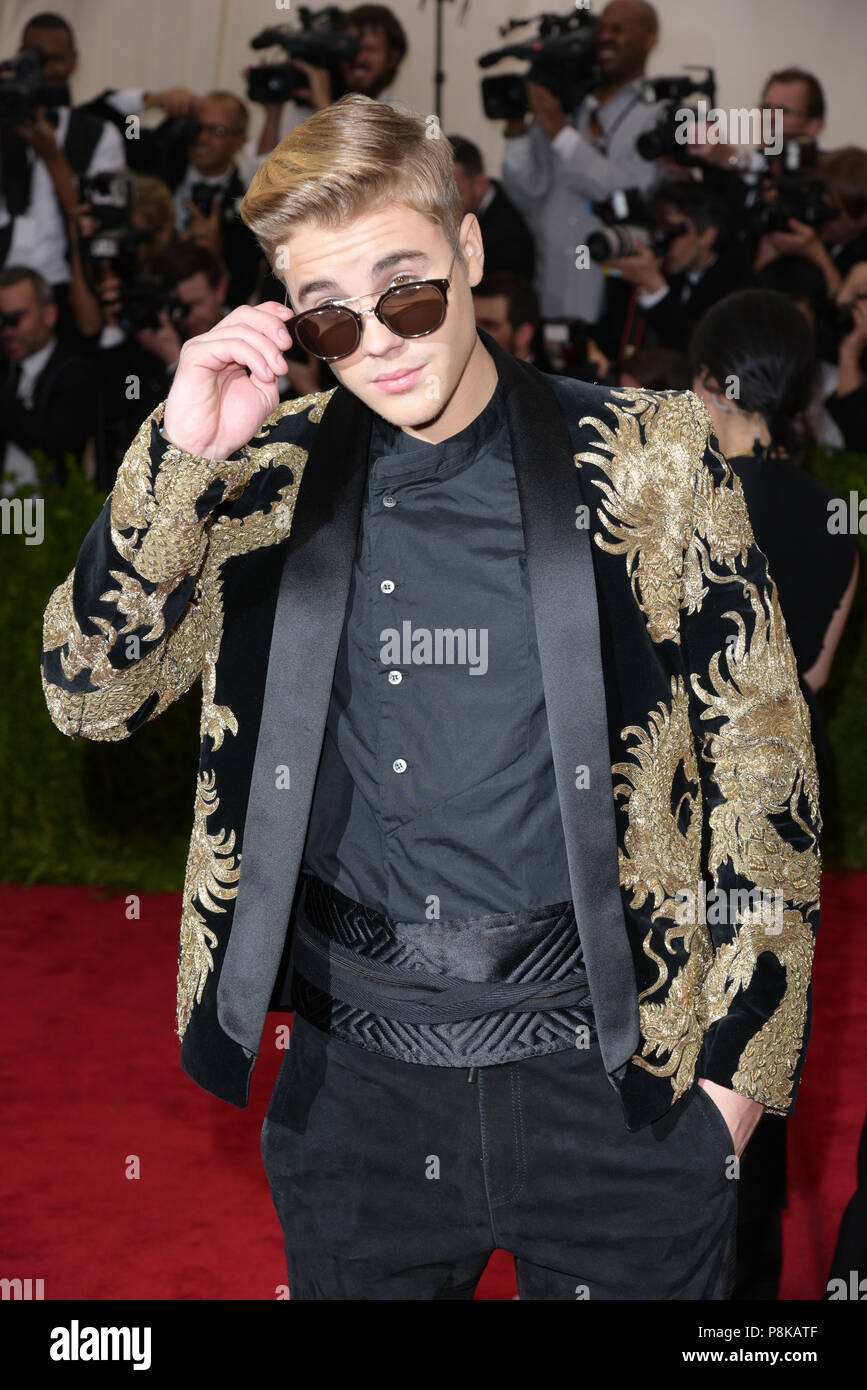 Justin Bieber arriva al costume Istituto beneficio di gala al Metropolitan Museum of Art Maggio 5, 2015 a New York. Foto Stock