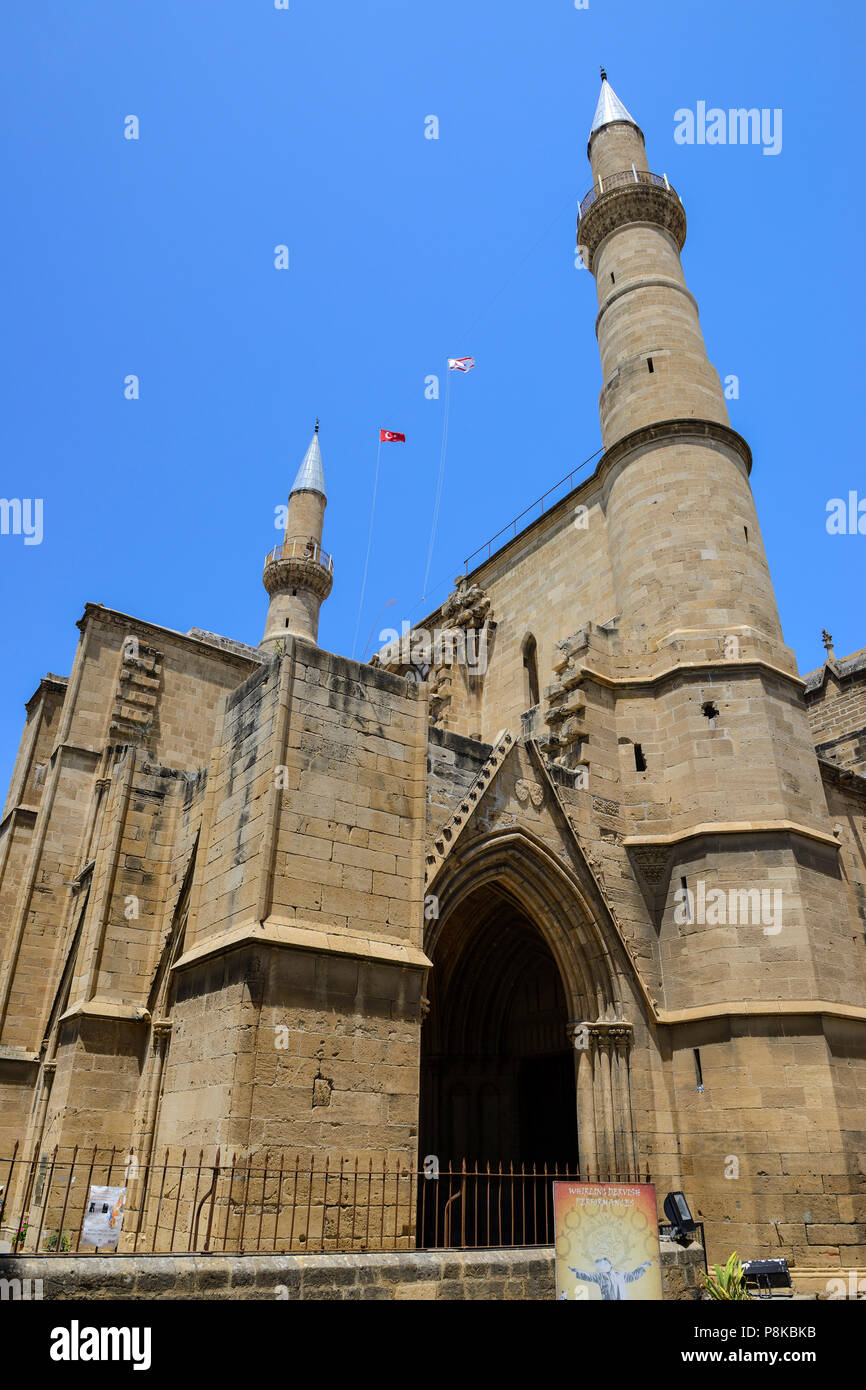 La Moschea Selimiye (ex Cattedrale di St Sophia) nella parte nord di Nicosia (Lefkosa), Repubblica Turca di Cipro del Nord Foto Stock